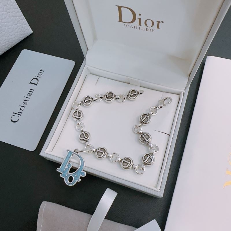 chr1st1an D10r bracelets